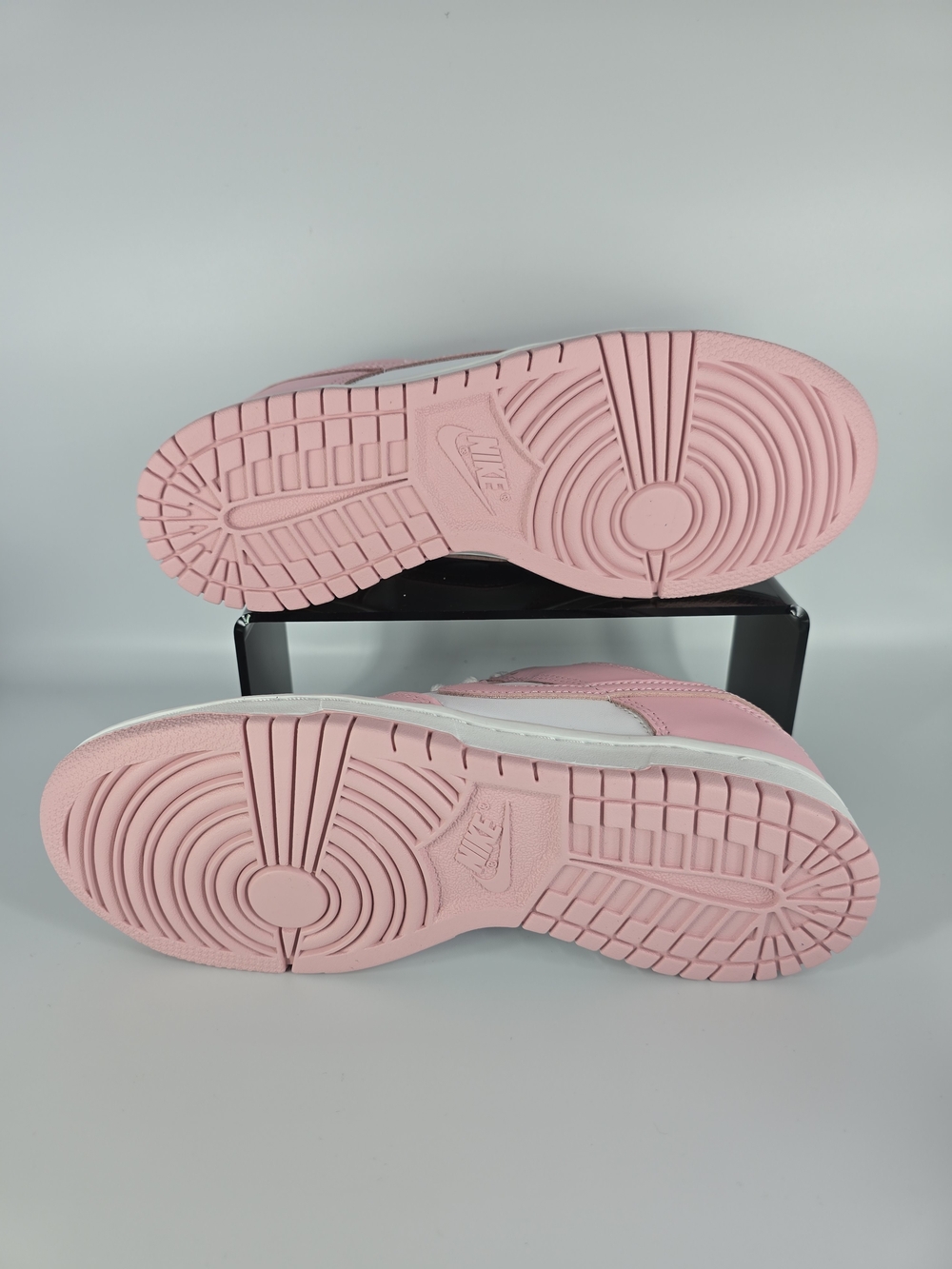 💎SOLD💎 Nike Dunk Low GS – White / Medium Soft Pink – 7Y / 8.5 Women’s - Picture 7 of 9